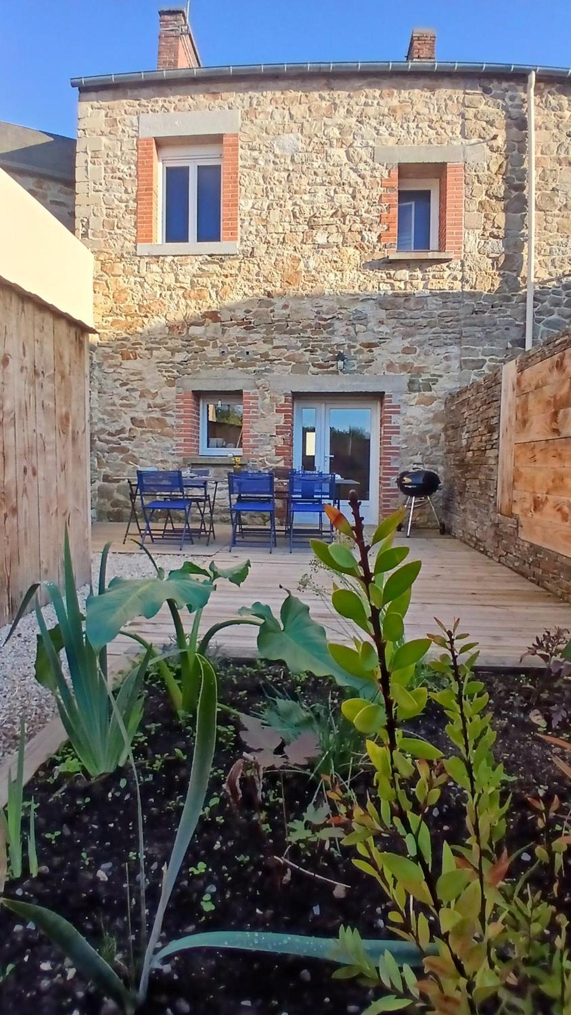 Au Bout Du Mont Villa Pontorson Kültér fotó